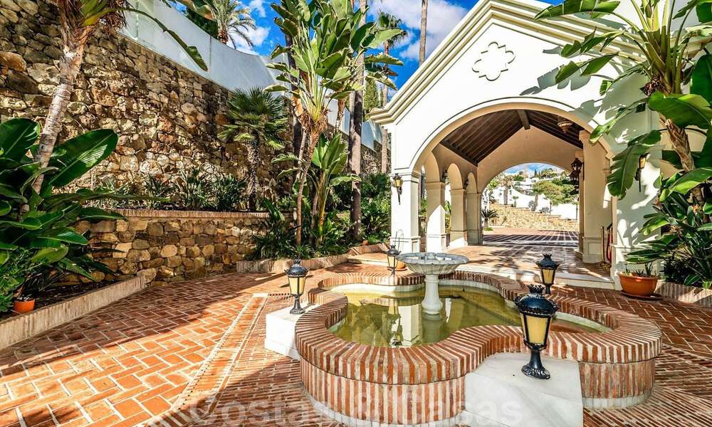 Majestic, palatial estate for sale with guesthouses and surrounded by golf courses in Benahavis - Marbella 38999