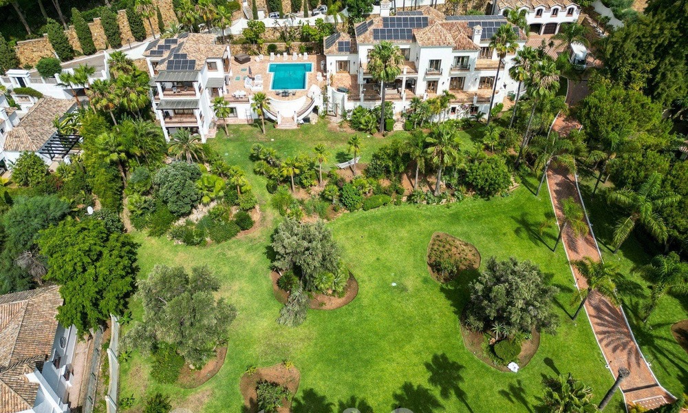 Majestic, palatial estate for sale with guesthouses and surrounded by golf courses in Benahavis - Marbella 55923