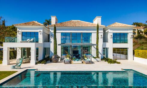 Prestigious, contemporary Mediterranean villa for sale, frontline golf in five star golf resort in Benahavis - Marbella 39013