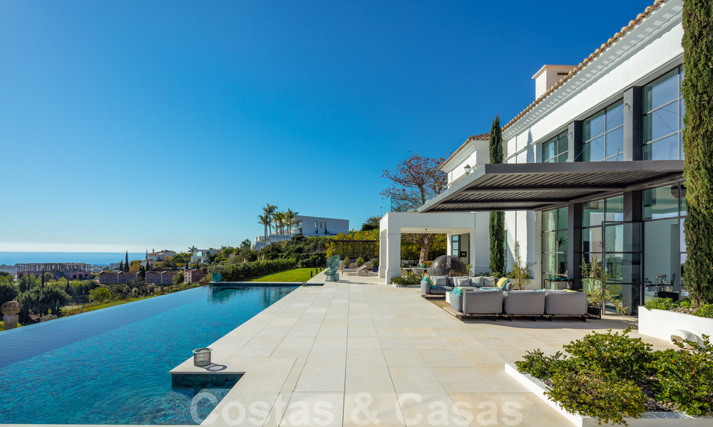 Prestigious, contemporary Mediterranean villa for sale, frontline golf in five star golf resort in Benahavis - Marbella 39014