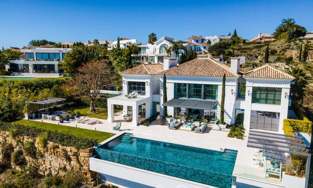 Prestigious, contemporary Mediterranean villa for sale, frontline golf in five star golf resort in Benahavis - Marbella 39015