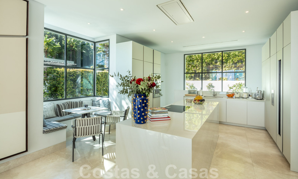 Prestigious, contemporary Mediterranean villa for sale, frontline golf in five star golf resort in Benahavis - Marbella 39024