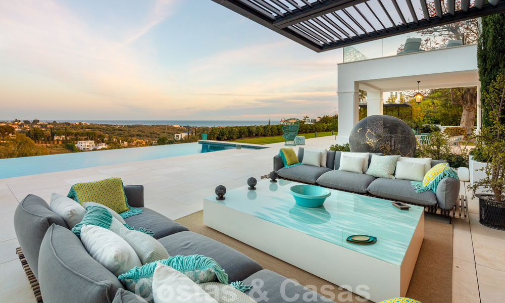 Prestigious, contemporary Mediterranean villa for sale, frontline golf in five star golf resort in Benahavis - Marbella 39040