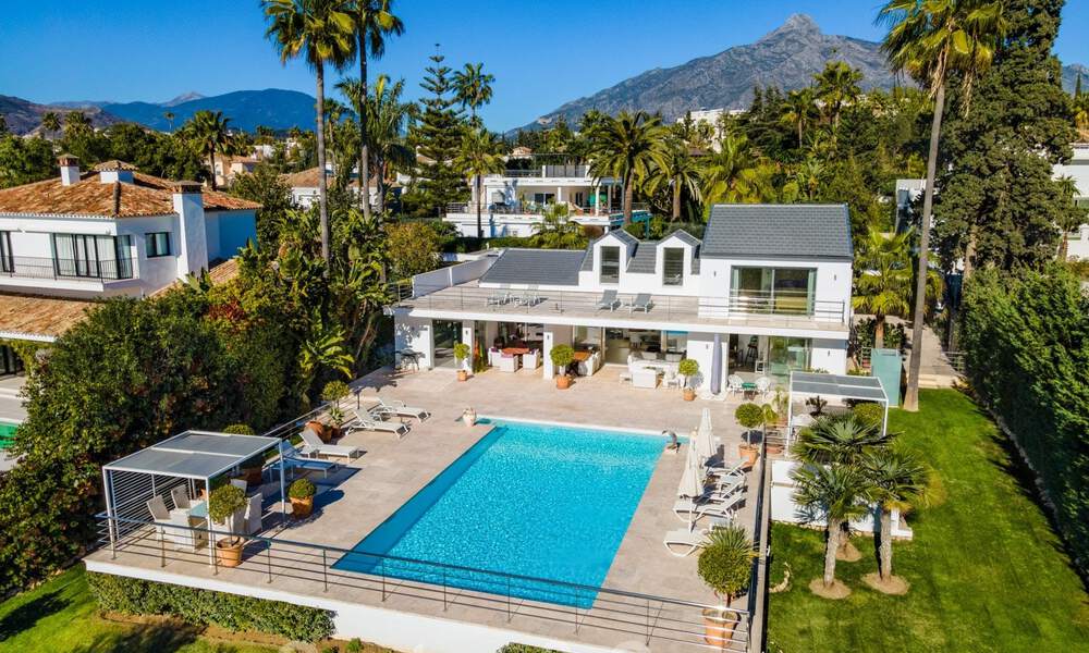Contemporary, prime location luxury villa for sale in a gated community, frontline golf Las Brisas in Nueva Andalucia, Marbella 39054