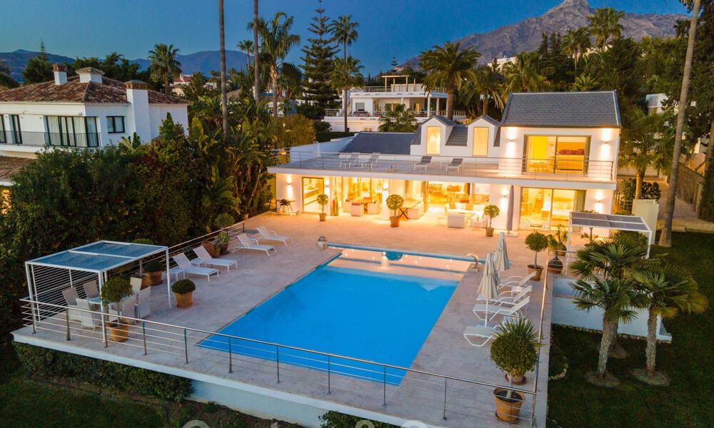 Contemporary, prime location luxury villa for sale in a gated community, frontline golf Las Brisas in Nueva Andalucia, Marbella 39067