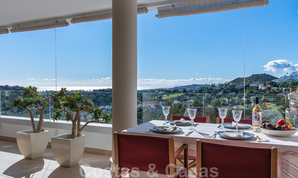 Modern, contemporary, luxury penthouse for sale with panoramic views of the valley and the sea in exclusive Benahavis - Marbella 39106