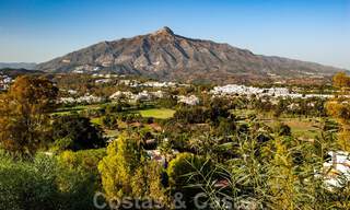 Spacious apartment for sale with panoramic sea views in golf resort in Nueva Andalucia, Marbella 39675 