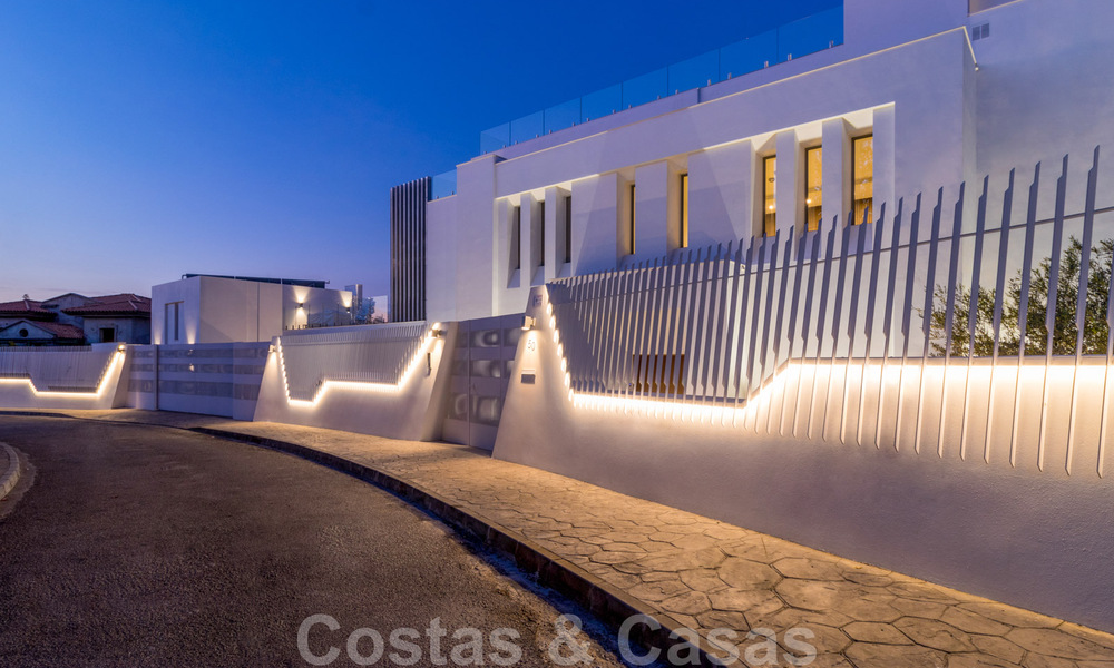 Breathtaking, ultra-modern, luxury villa for sale with panoramic sea views in Nueva Andalucia, Marbella within walking distance to Puerto Banus 39192