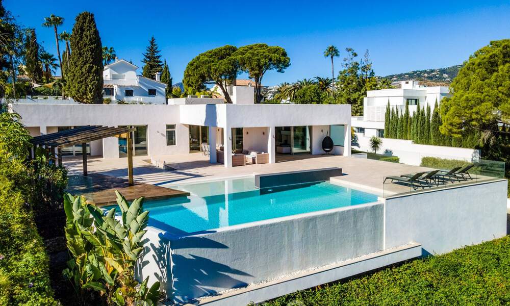 Contemporary, luxury villa for sale, frontline Las Brisas golf with stunning views in Nueva Andalucia, Marbella 39238