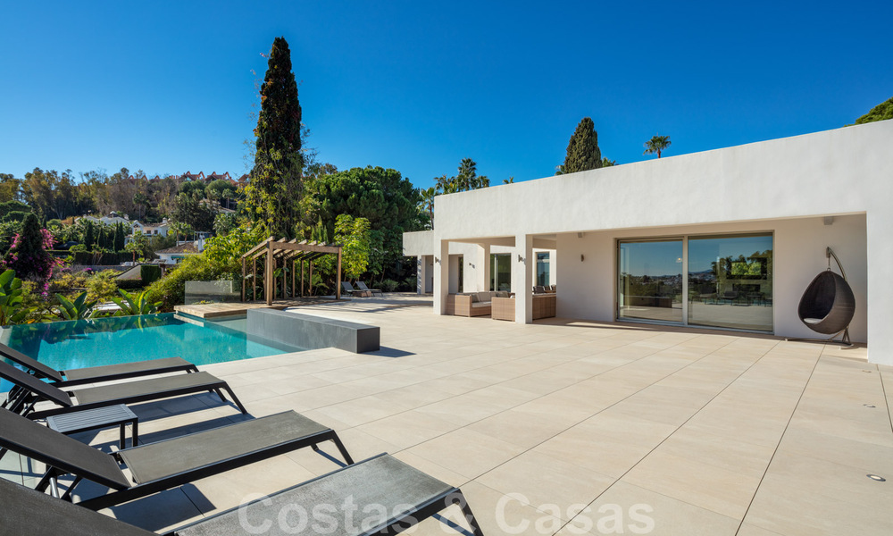 Contemporary, luxury villa for sale, frontline Las Brisas golf with stunning views in Nueva Andalucia, Marbella 39242