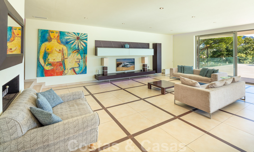 Contemporary, luxury villa for sale, frontline Las Brisas golf with stunning views in Nueva Andalucia, Marbella 39250