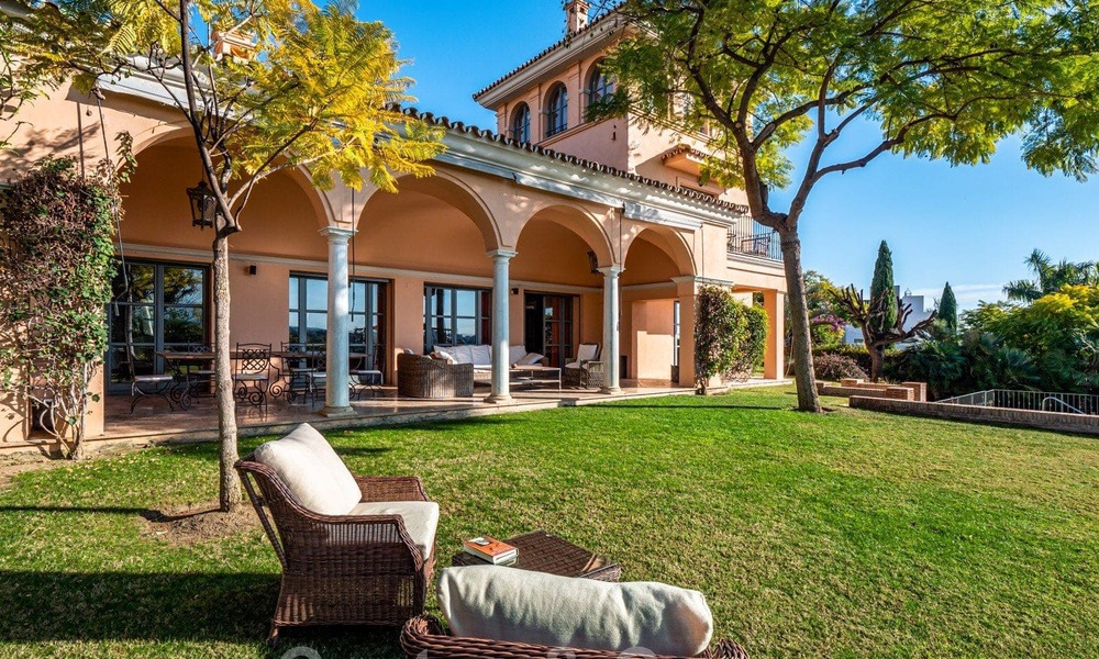 Luxury villa in attractive, Mediterranean style for sale with sea views in a five star golf resort in Benahavis - Marbella 39297