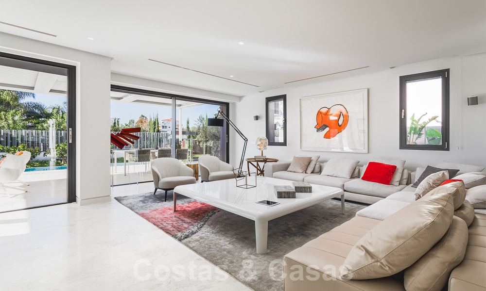 Ready to move in, modern luxury villa for sale, near the beach and Puerto Banus, on the Golden Mile in Marbella 39367