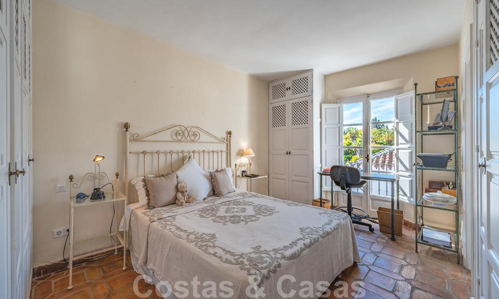 Charming, picturesque house for sale in secure residential area on the Golden Mile in Marbella 39412