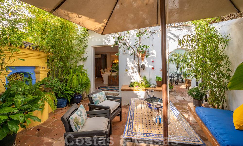 Charming, picturesque house for sale in secure residential area on the Golden Mile in Marbella 39418