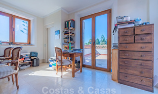 Spanish villa for sale in beachside urbanization on the Golden Mile in Marbella 39430 