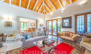 Spanish villa for sale in beachside urbanization on the Golden Mile in Marbella 39440 