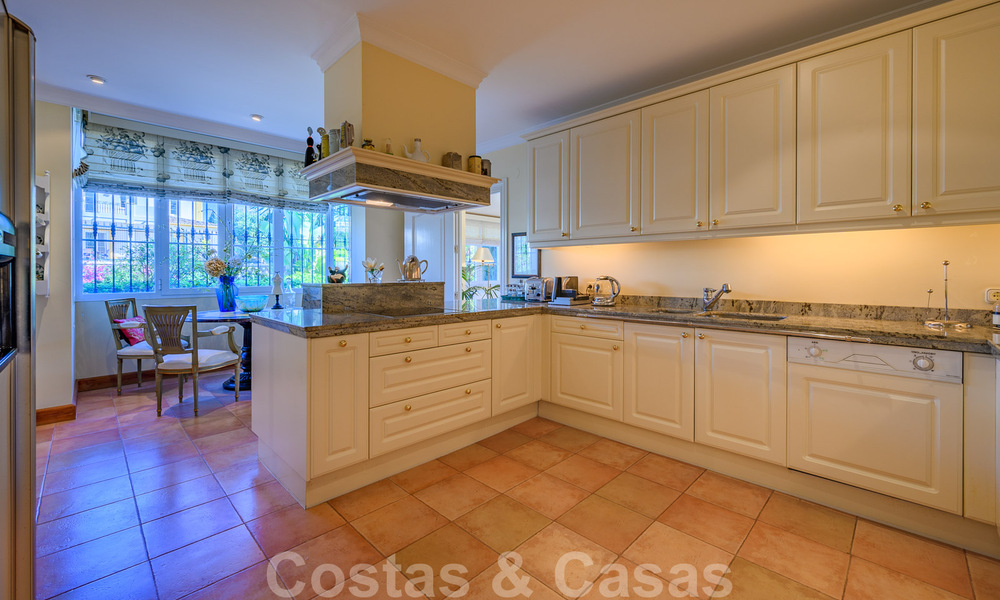 Spanish style villa for sale in the coveted beach area Bahia de Marbella 39468