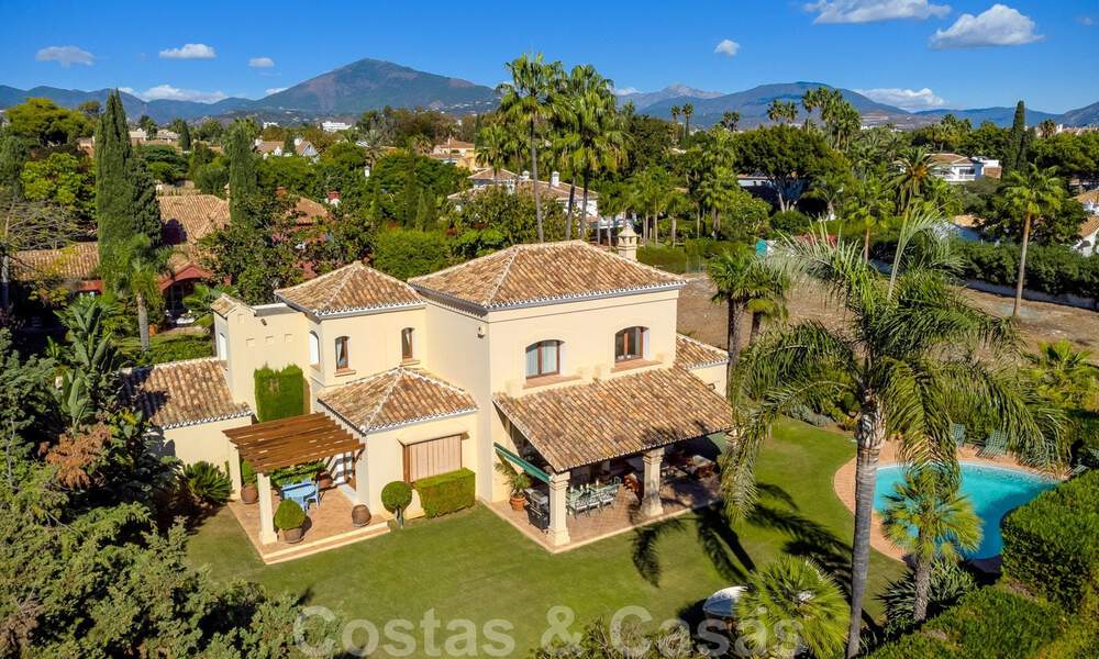 Luxury villa in Mediterranean style for sale within walking distance to the beach, golf course and amenities in the prestigious Guadalmina Baja in Marbella 39561