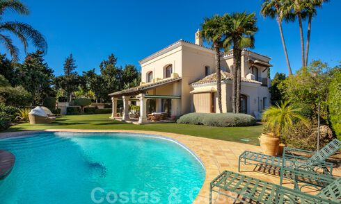 Luxury villa in Mediterranean style for sale within walking distance to the beach, golf course and amenities in the prestigious Guadalmina Baja in Marbella 39580