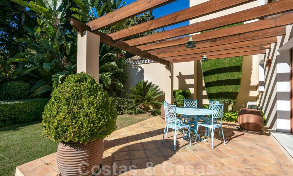 Luxury villa in Mediterranean style for sale within walking distance to the beach, golf course and amenities in the prestigious Guadalmina Baja in Marbella 39582