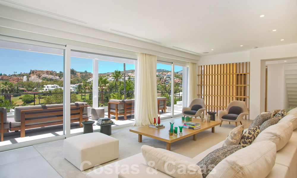 Renovated, spacious luxury villa for sale in a Mediterranean style with a contemporary design in Nueva Andalucia, Marbella 39590