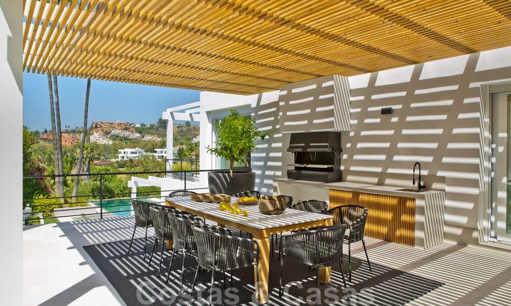 Renovated, spacious luxury villa for sale in a Mediterranean style with a contemporary design in Nueva Andalucia, Marbella 39608