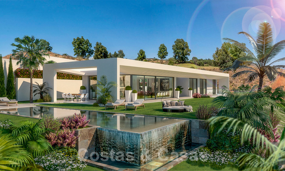 Modernist villa for sale in the golf resort of Mijas with panoramic sea views 39800