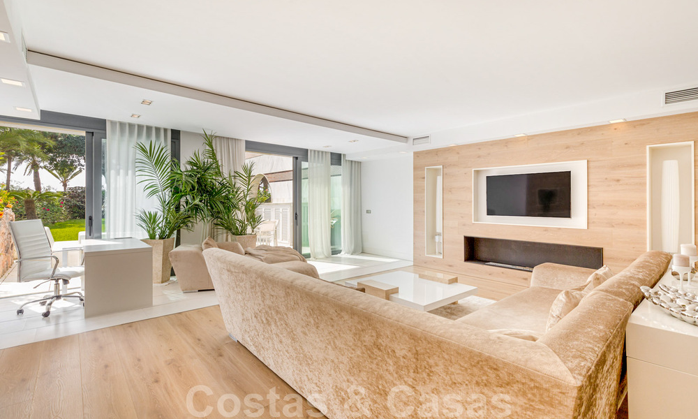 Contemporary renovated, frontline beach apartment for sale in Gray D'Albion in Puerto Banus, Marbella 39775