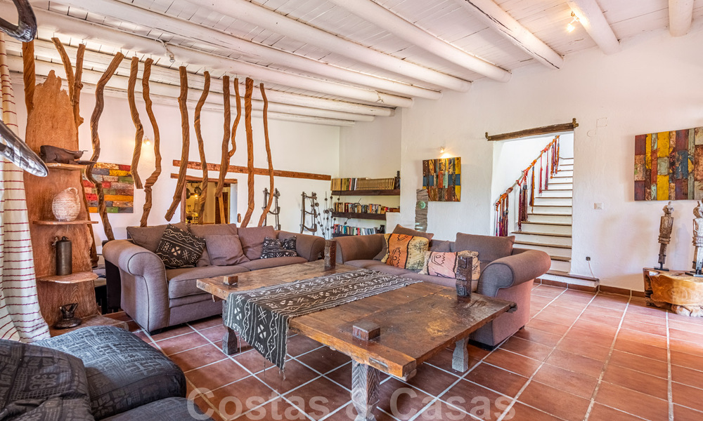 Traditional rustic style property for sale on a spacious plot of more than 17.000m² on the outskirts of town in exclusive Benahavis 39939