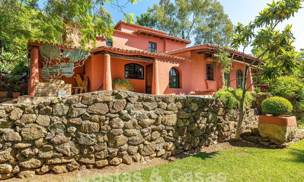 Traditional rustic style property for sale on a spacious plot of more than 17.000m² on the outskirts of town in exclusive Benahavis 55764