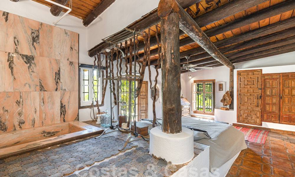 Traditional rustic style property for sale on a spacious plot of more than 17.000m² on the outskirts of town in exclusive Benahavis 55773