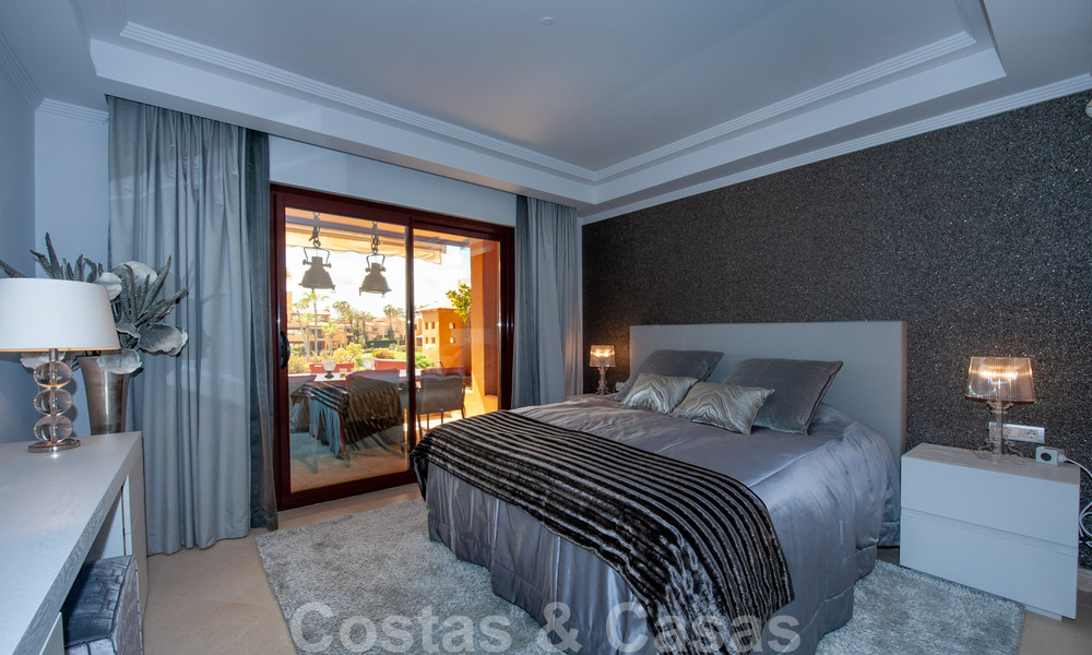 Spacious luxury apartment for sale with sea views, in a frontline beach complex on the New Golden Mile between Marbella and Estepona 39994