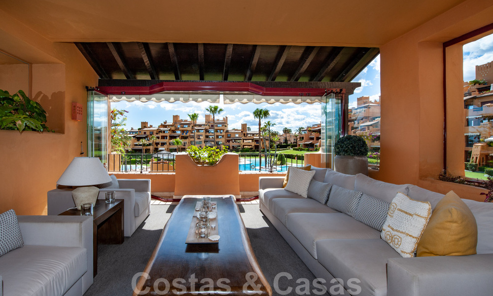 Spacious luxury apartment for sale with sea views, in a frontline beach complex on the New Golden Mile between Marbella and Estepona 40006