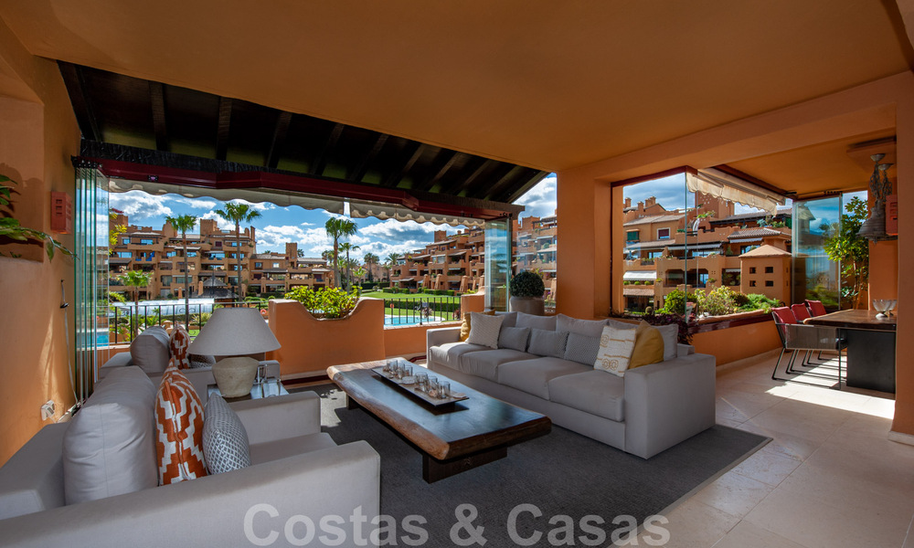 Spacious luxury apartment for sale with sea views, in a frontline beach complex on the New Golden Mile between Marbella and Estepona 40007