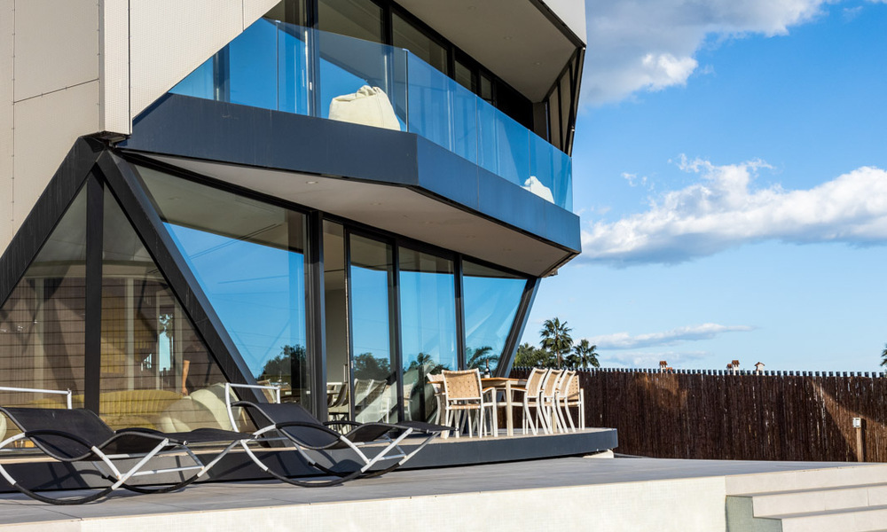 Unique, avant-garde, 360° intelligent rotating villa for sale on the New Golden Mile, between Marbella and Estepona 40225