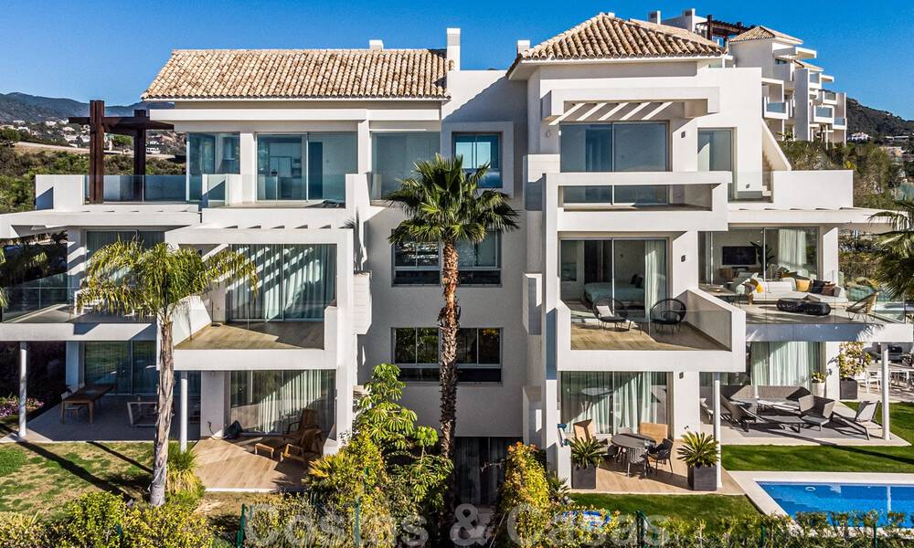 Ready to move in, modern - Andalusian new, luxury apartments for sale with sea views in a gated resort in Benahavis - Marbella 40241