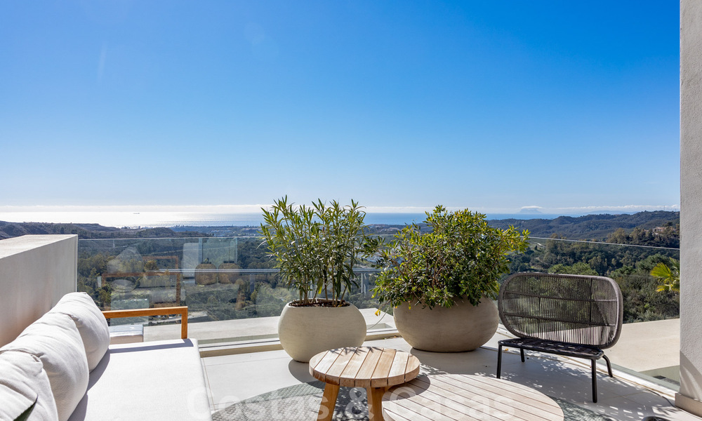 Ready to move in, modern - Andalusian new, luxury apartments for sale with sea views in a gated resort in Benahavis - Marbella 40243