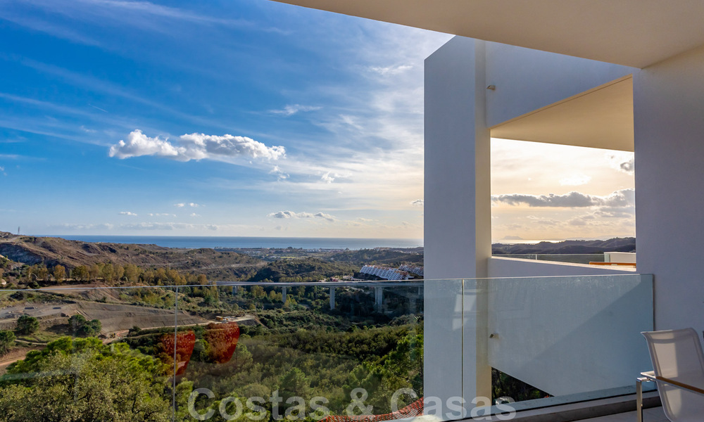 Ready to move in, modern - Andalusian new, luxury apartments for sale with sea views in a gated resort in Benahavis - Marbella 40269
