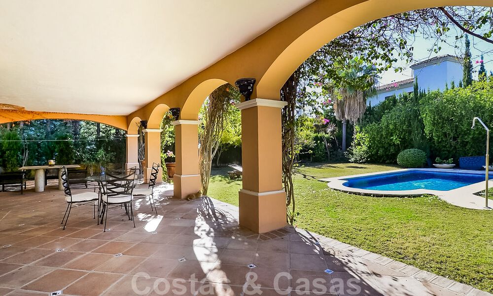 Traditional, Mediterranean luxury villa for sale in the golf valley of Nueva Andalucia - Marbella 40288