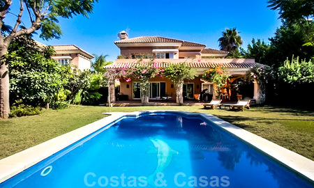 Traditional, Mediterranean luxury villa for sale in the golf valley of Nueva Andalucia - Marbella 40298