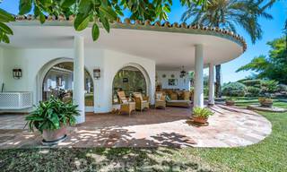 Mediterranean, Spanish bungalow - villa for sale with beautiful pond on the Golden Mile, Marbella 40335 