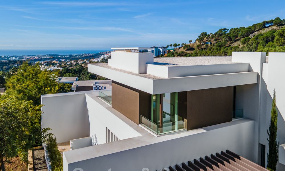 Hypermodern, architectural luxury villa for sale in exclusive urbanization in Marbella - Benahavis 40378