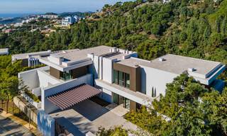 Hypermodern, architectural luxury villa for sale in exclusive urbanization in Marbella - Benahavis 40379 