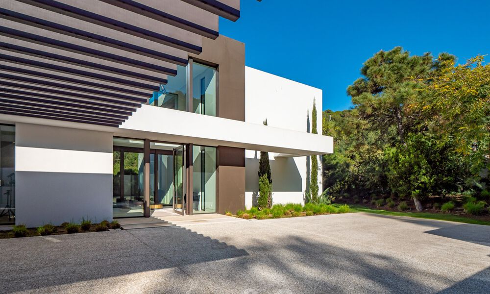 Hypermodern, architectural luxury villa for sale in exclusive urbanization in Marbella - Benahavis 40383