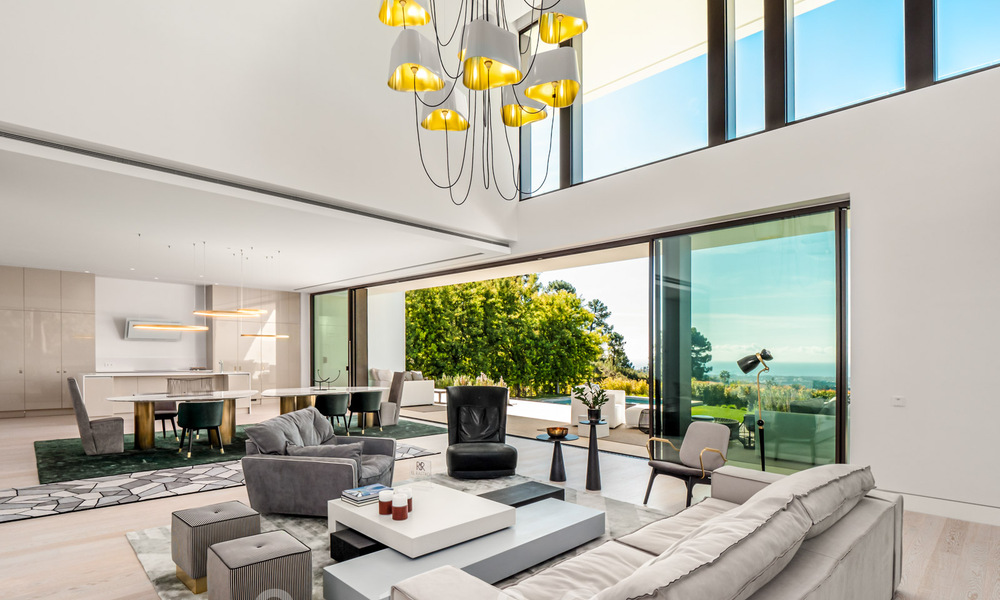 Hypermodern, architectural luxury villa for sale in exclusive urbanization in Marbella - Benahavis 40386