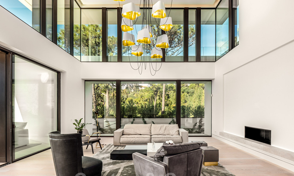 Hypermodern, architectural luxury villa for sale in exclusive urbanization in Marbella - Benahavis 40387