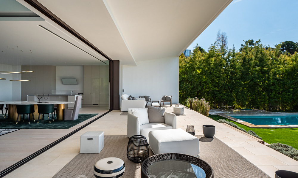 Hypermodern, architectural luxury villa for sale in exclusive urbanization in Marbella - Benahavis 40389