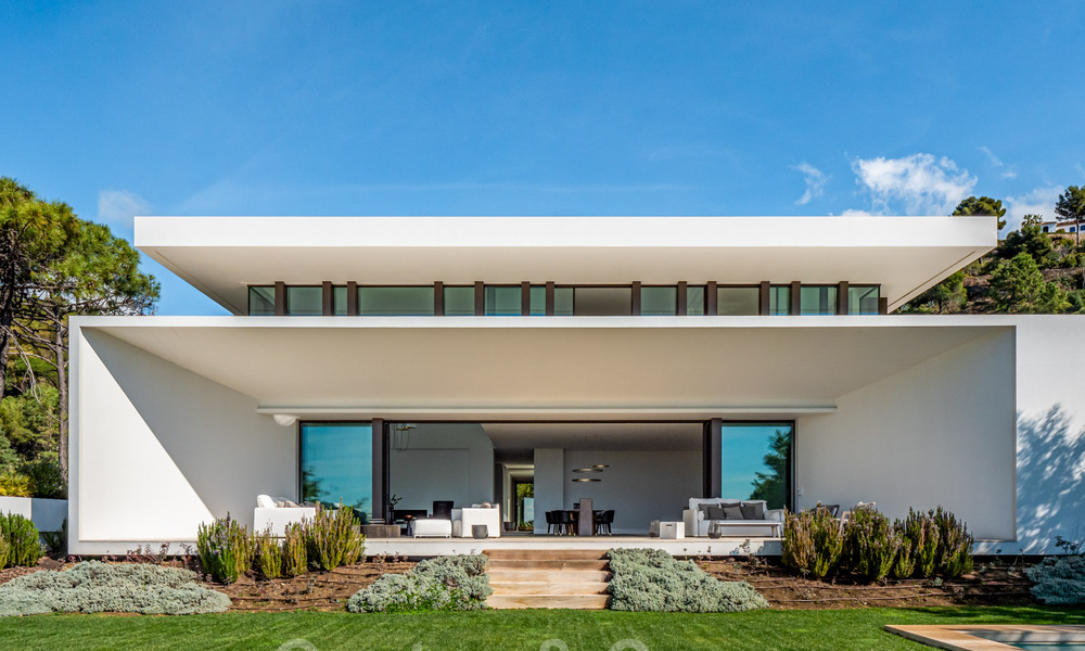 Hypermodern, architectural luxury villa for sale in exclusive urbanization in Marbella - Benahavis 40396