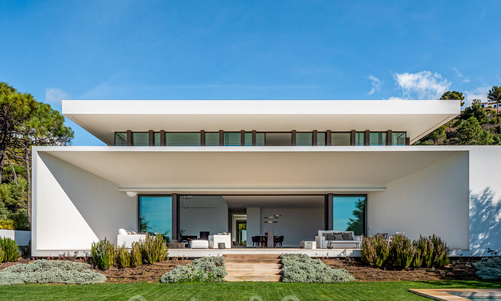 Hypermodern, architectural luxury villa for sale in exclusive urbanization in Marbella - Benahavis 40396